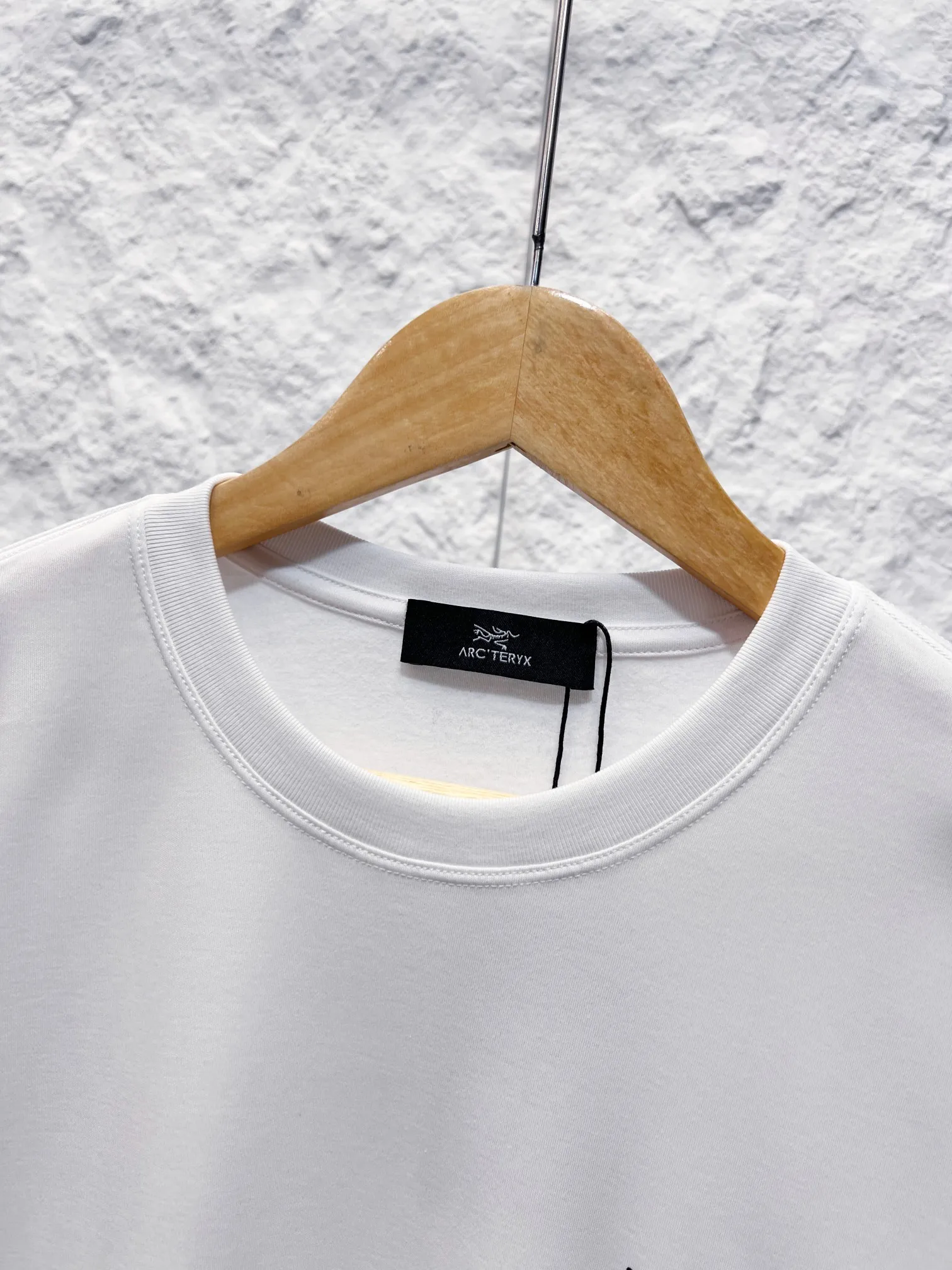 Arc'teryx （ In Stock ） T ， T ，； 。 ， ； 、 ， 。 ：Black White Sizes：S-2XL （ ）